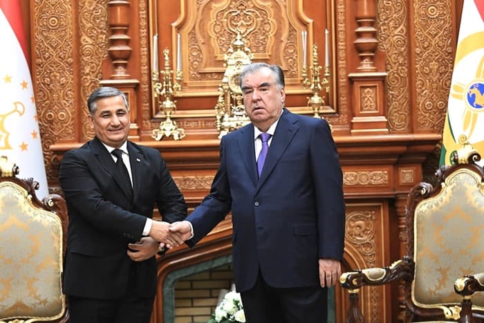 tajigistanyn-prezidenti-we-turkmenistanyn-wise-premyeri-dowletara-ylalasyklary-durmusa-gecirmegin-ugurlaryny-maslahatlasdylar