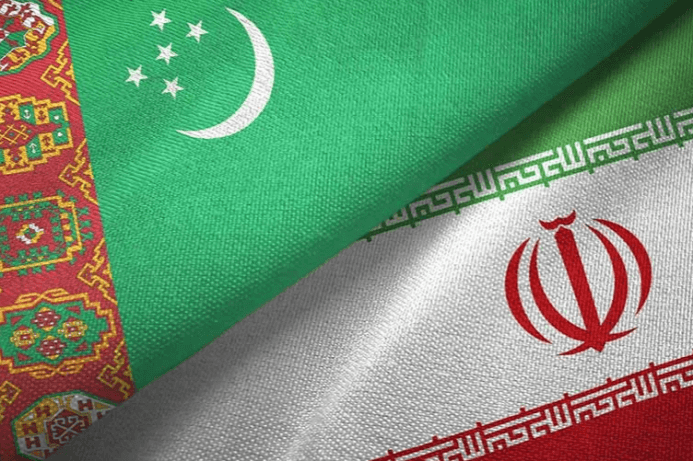 eyranyn-prezidenti-turkmenistan-bilen-hyzmatdaslygyn-okgunly-osuse-eye-bolandygyny-belledi