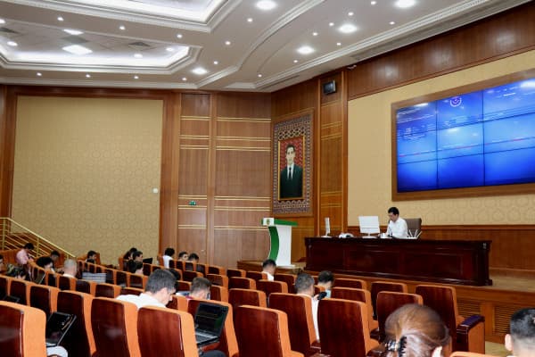 torgi-na-gtsbt-realizovany-produkcii-neftehimii-strany