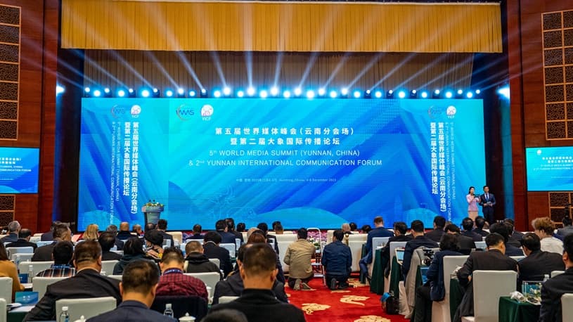 vsemirnyj-mediasammit-v-kunmine-kak-smi-mogut-priblizit-vesnu-dolgozhdannogo-mira