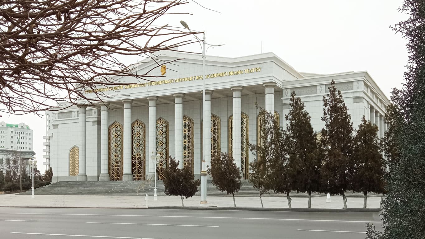 Репертуар Главного академического драматического театра Туркменистана имени Великого Сапармурата Туркменбаши на 23 и 24 декабря