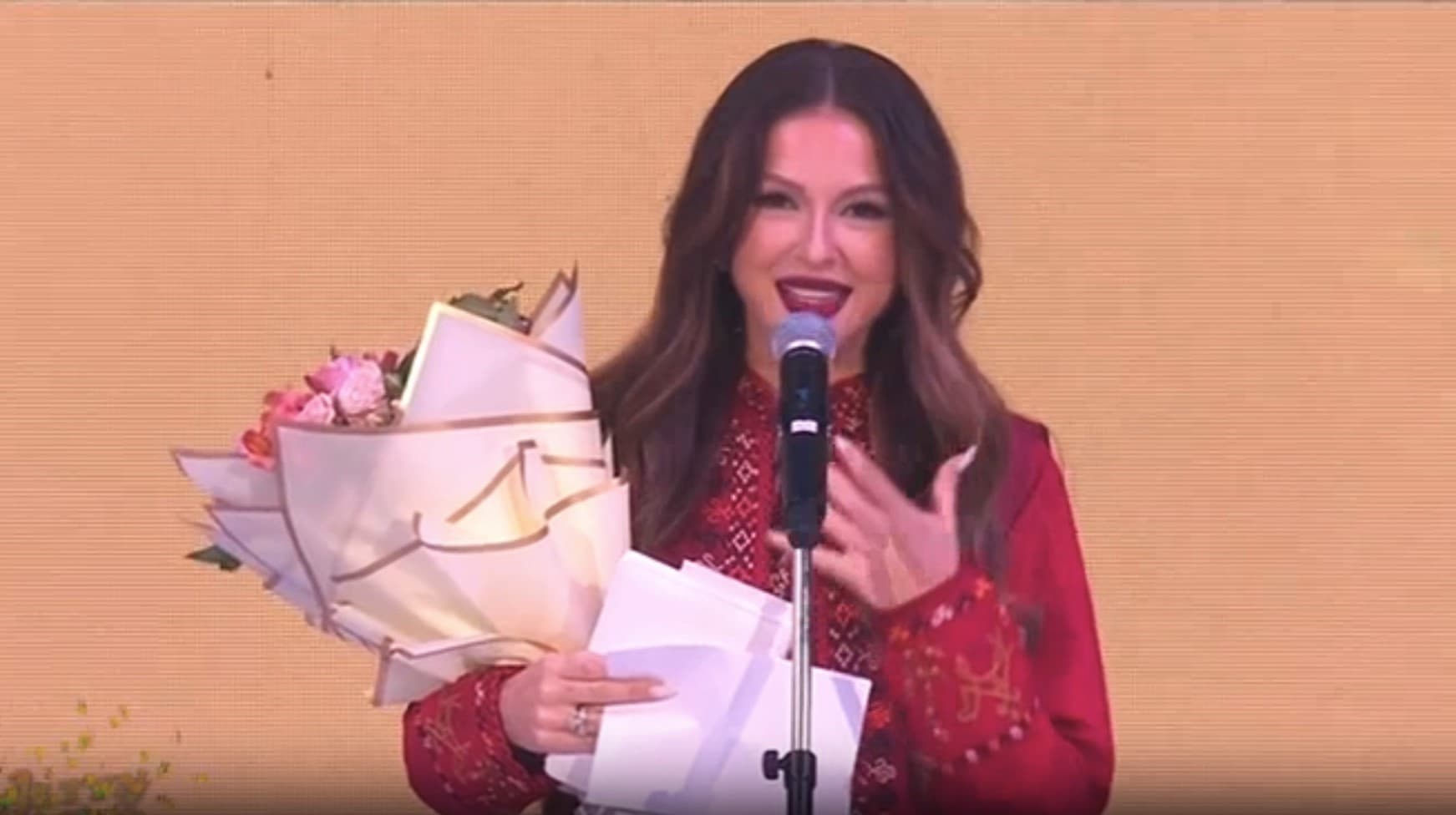 singer-nyusha-was-awarded-title-honored-artist-turkmenistan