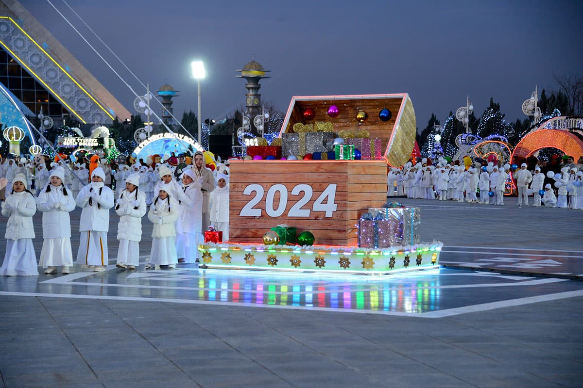 Serdar Berdimuhamedov gave instructions on comprehensive provision during the New Year holidays