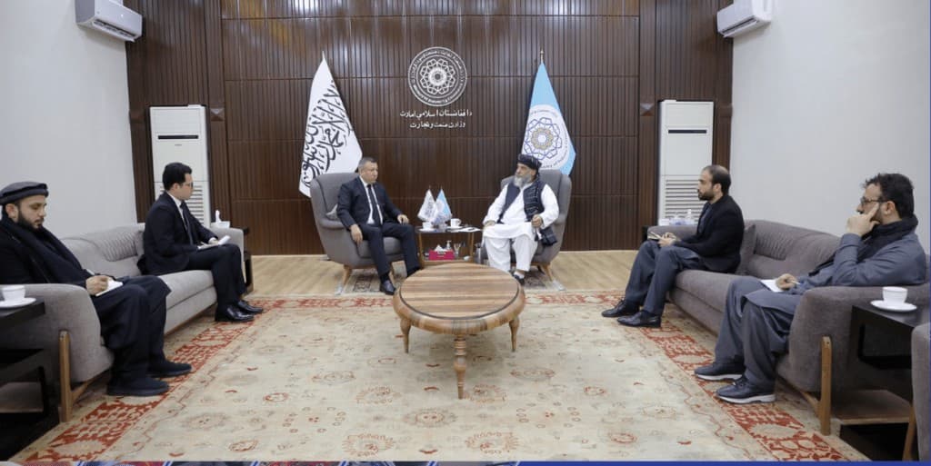 v-ashhabade-projdet-vystavka-afganskih-tovarov