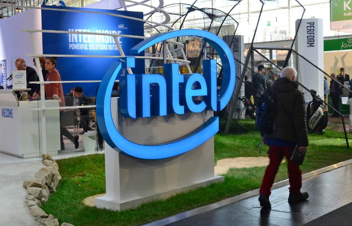 Intel awtoulaglar üçin emeli intellekt çiplerini öndürýär