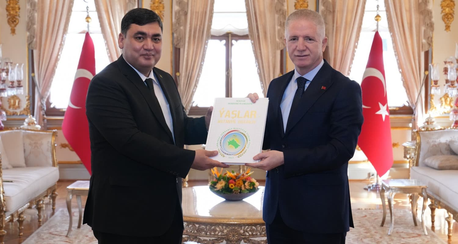 Türkmenistanyň baş konsuly Stambulyň gubernatory bilen şäherleriň arasynda doganlyk gatnaşyklary ýola goýmagyň meselelerini maslahatlaşdy
