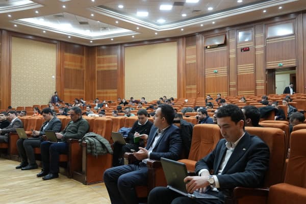 Торги на ГТСБТ: была реализована продукция нефтехимии, легкой промышленности и туркменские ковры
