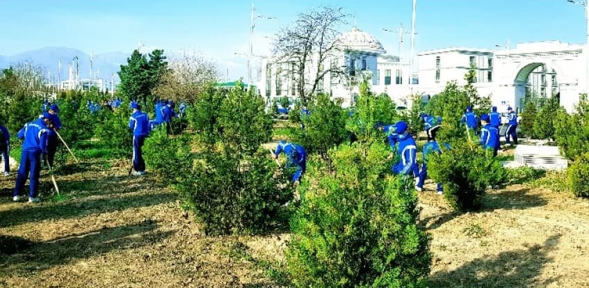 v-ashhabade-rekonstruiruyut-park-15-let-nezavisimosti-turkmenistana