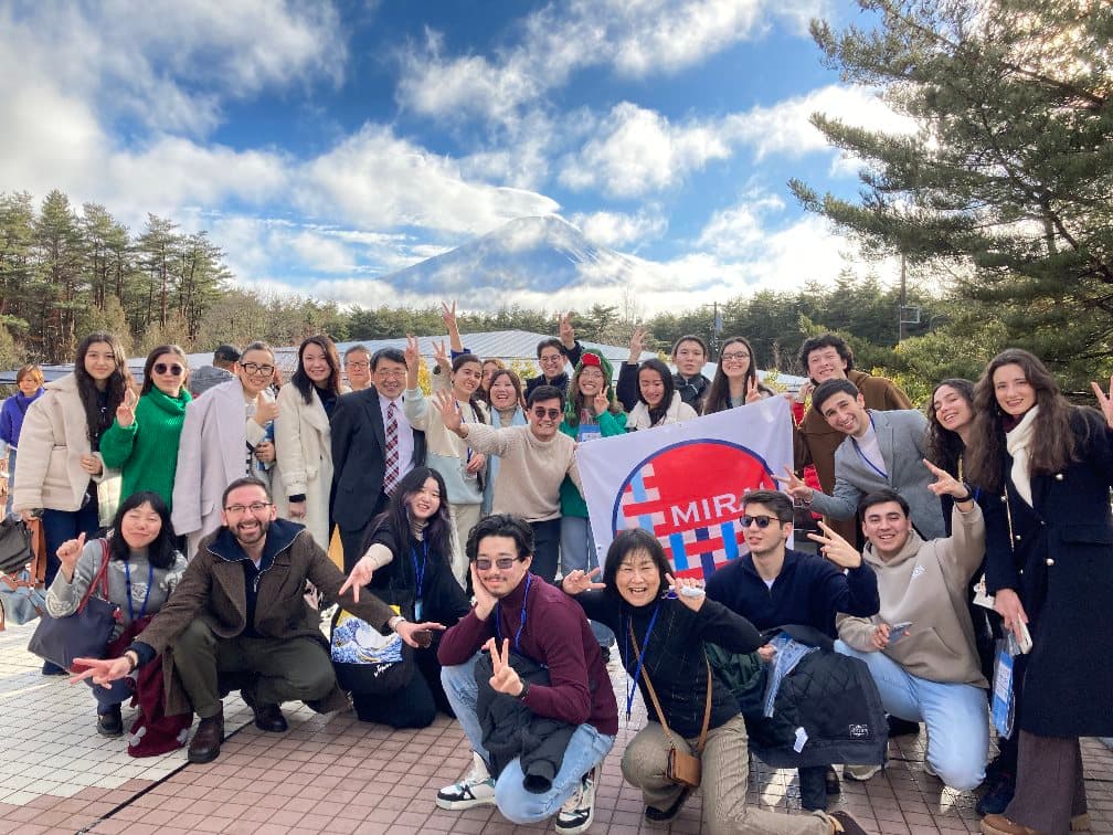 turkmenskie-studenty-stali-vypusknikami-yaponskoj-programmy-obmena-mirai