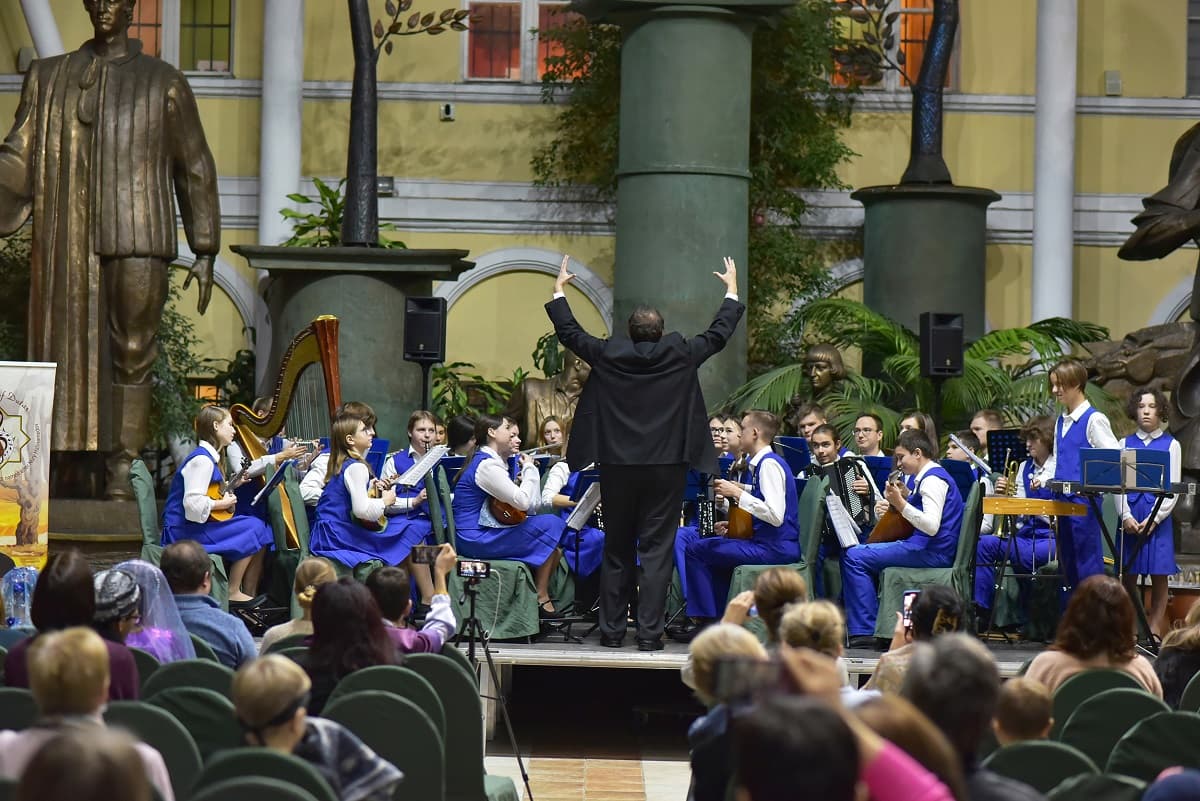 moskovskij-festival-zvuki-dutara-provedet-seriyu-meropriyatij-v-chest-300-letiya-mahtumkuli
