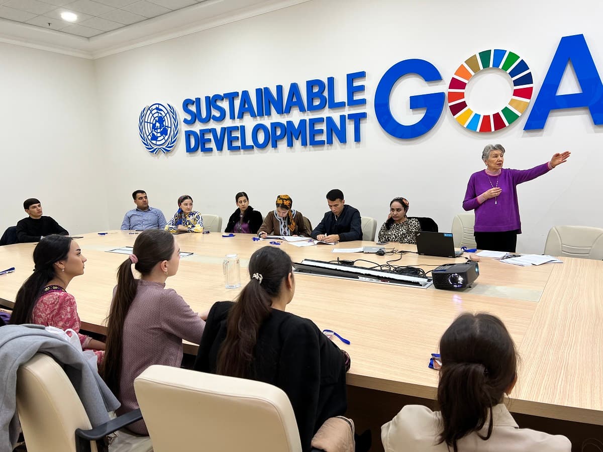 unicef-supports-turkmenistan-introducing-new-medical-social-worker-profession-address-needs-children-and-families