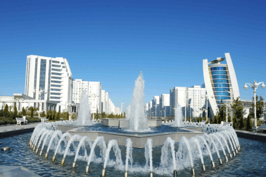 nacionalnyj-lider-turkmenskogo-naroda-otmetil-neobhodimost-analiza-pravovyh-norm