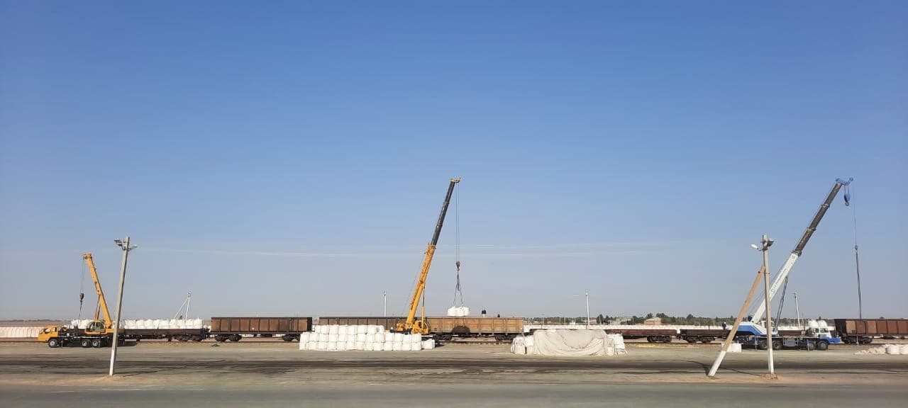 aoot-demiryollary-predlagaet-vysokokachestvennye-razgruzochno-pogruzochnye-uslugi-na-mezhdunarodnyh-marshrutah