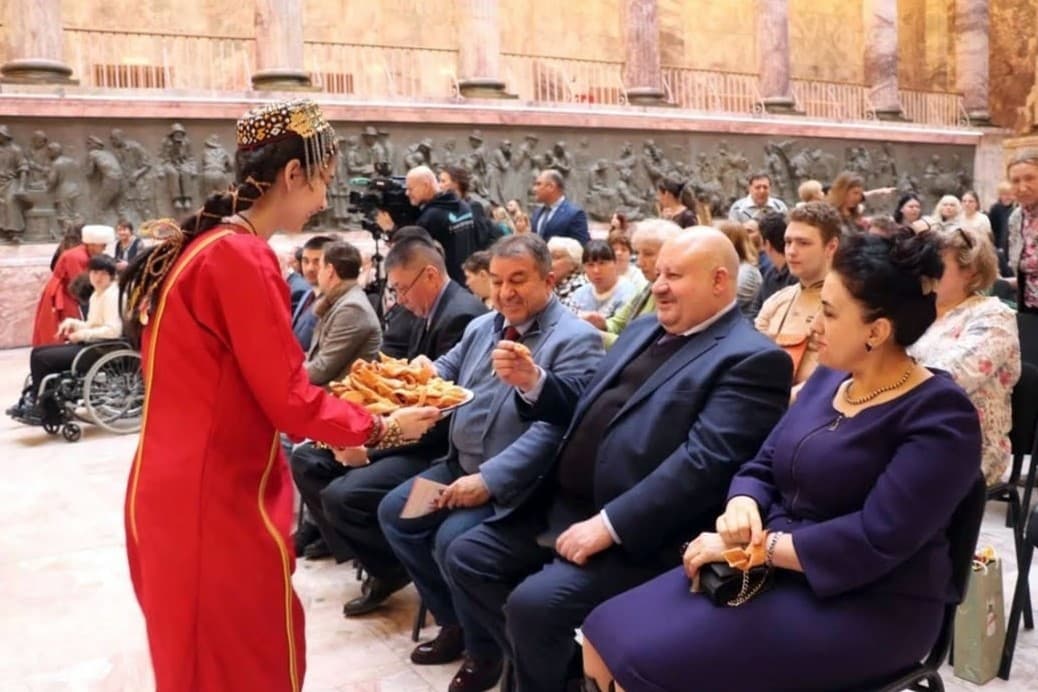 sankt-peterburg-saherinde-magtymguly-pyragynyn-300-yyllygy-bellendi