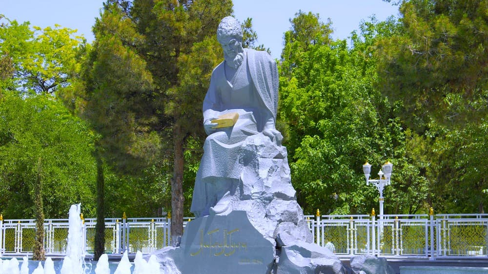 zhurnal-forum-plyus-rasskazal-o-meropriyatiyah-k-300-letiyu-mahtumkuli-v-moskve