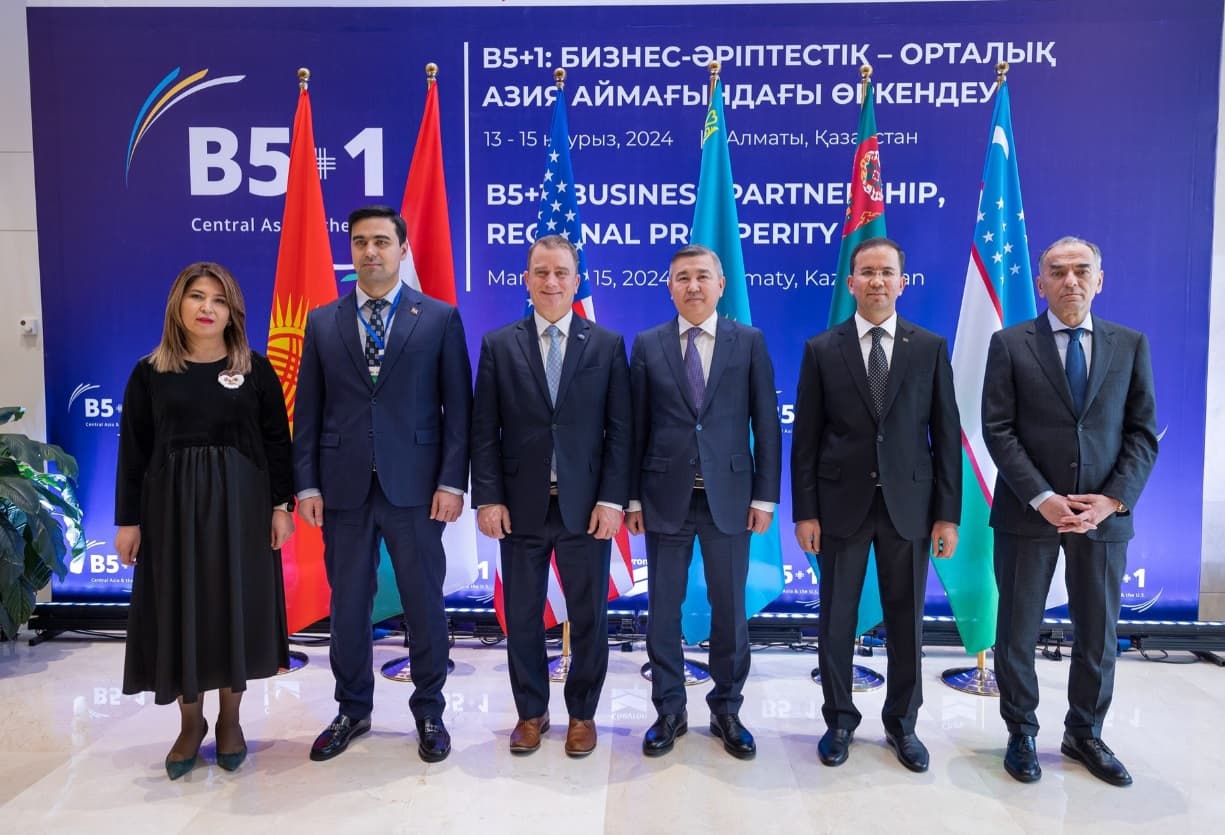 turkmenskaya-delegaciya-prinimaet-uchastie-v-mezhdunarodnom-forume-b51-v-almaty
