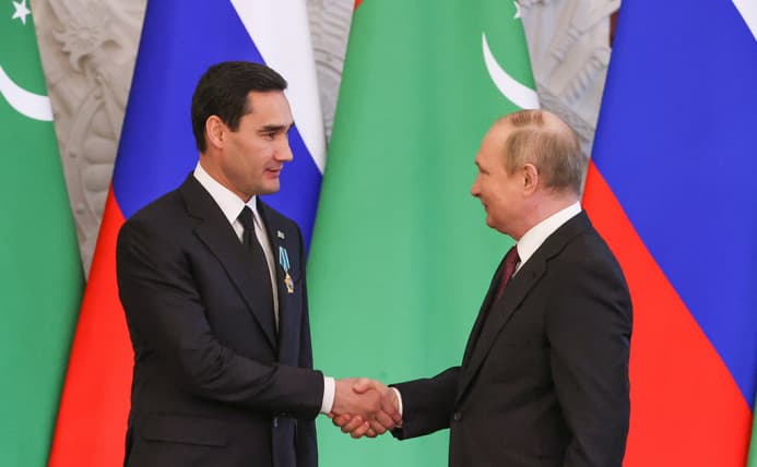 Сердар Бердымухамедов поздравил Владимира Путина с победой на выборах президента России