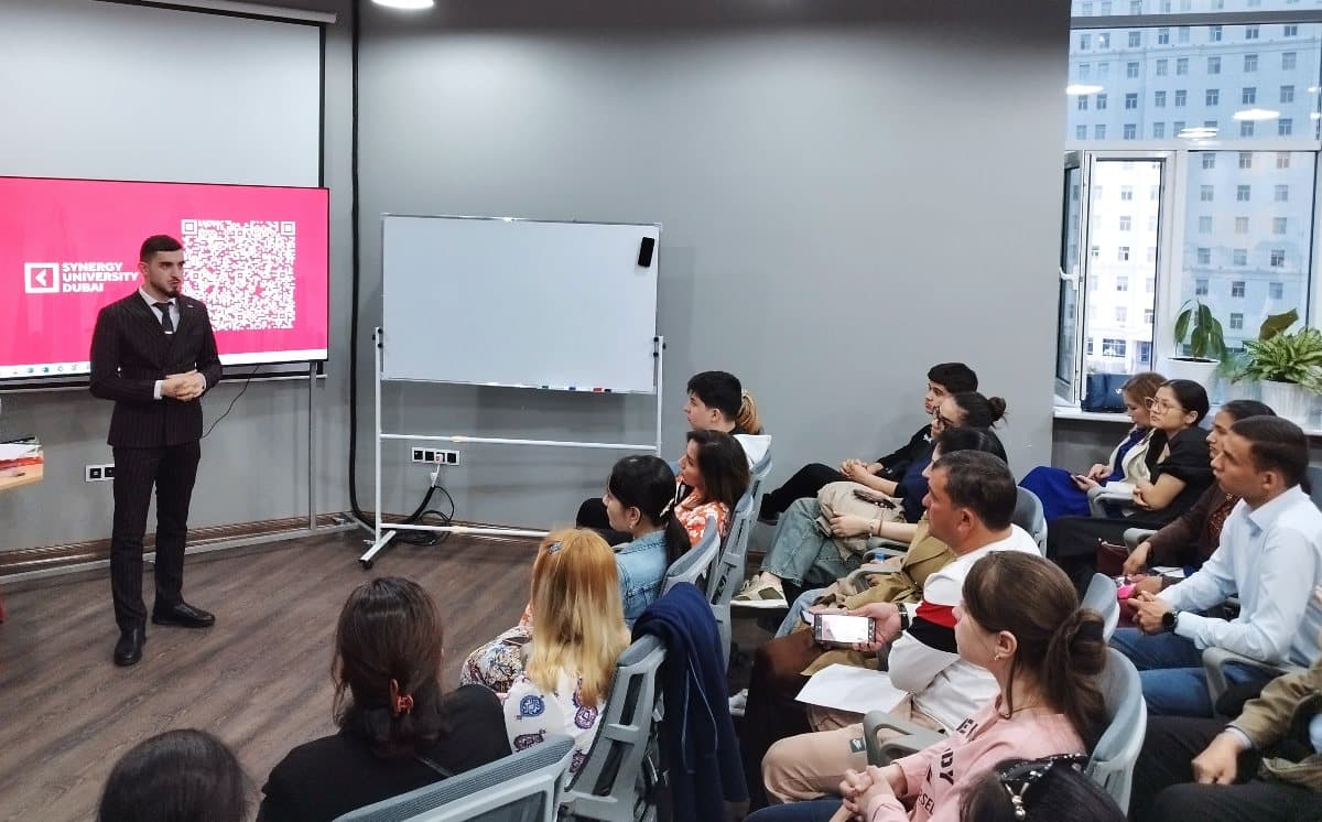 v-ashhabade-proshel-den-otkrytyh-dverej-universiteta-sinergiya