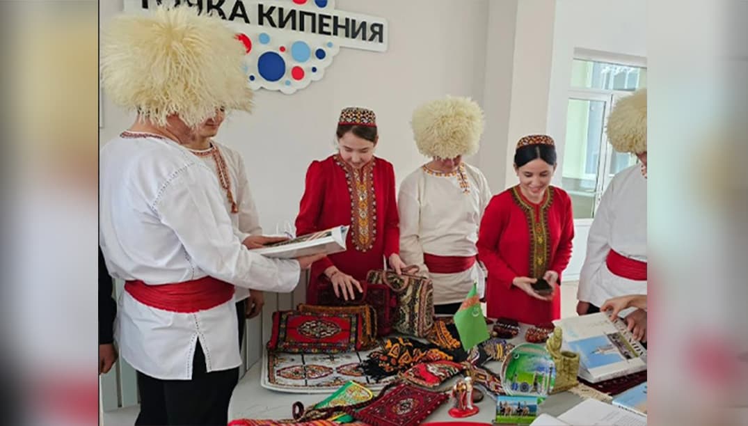 turkmenskie-studenty-v-astrahani-prazdnuyut-novruz-so-sverstnikami-iz-raznyh-stran