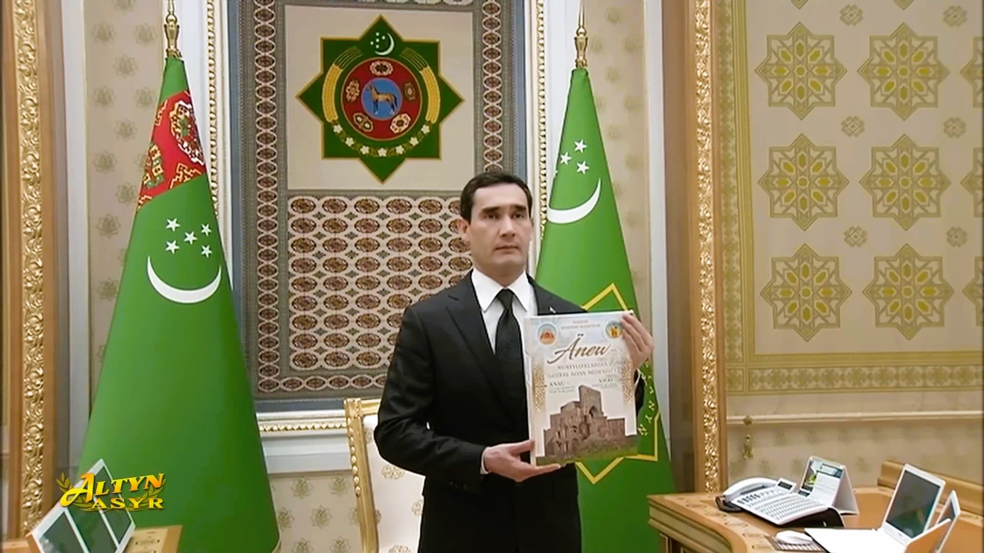 president-serdar-berdimuhamedov-dedicated-his-new-book-city-anew
