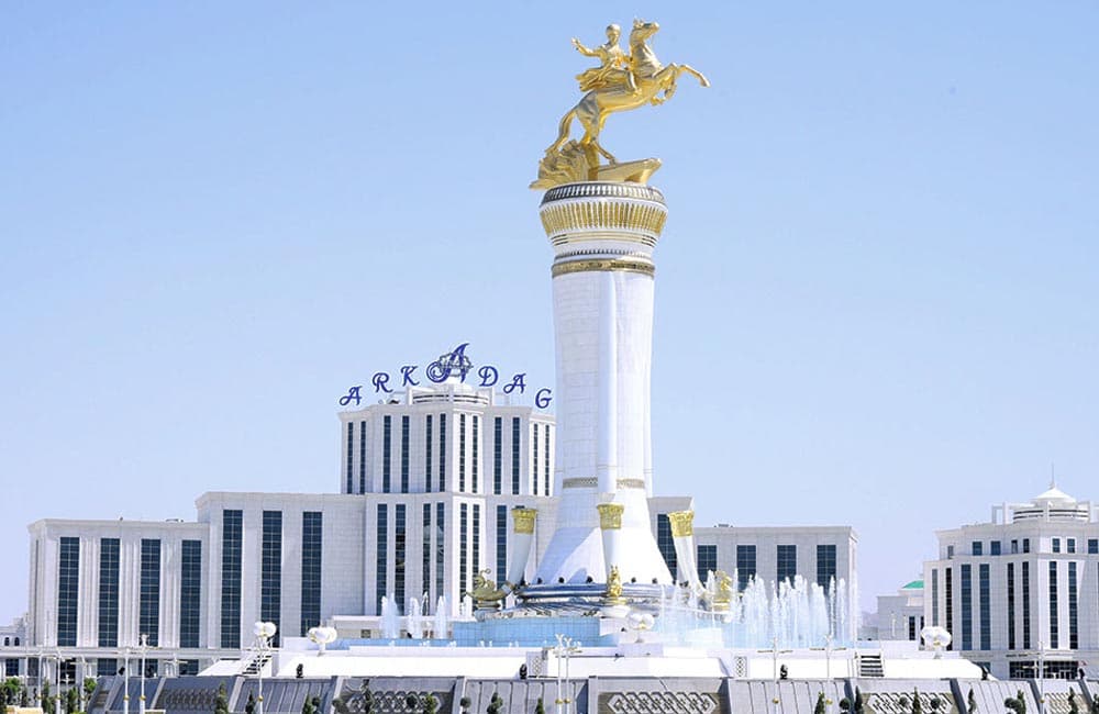 v-gorode-arkadag-projdet-yarmarka-vakansij