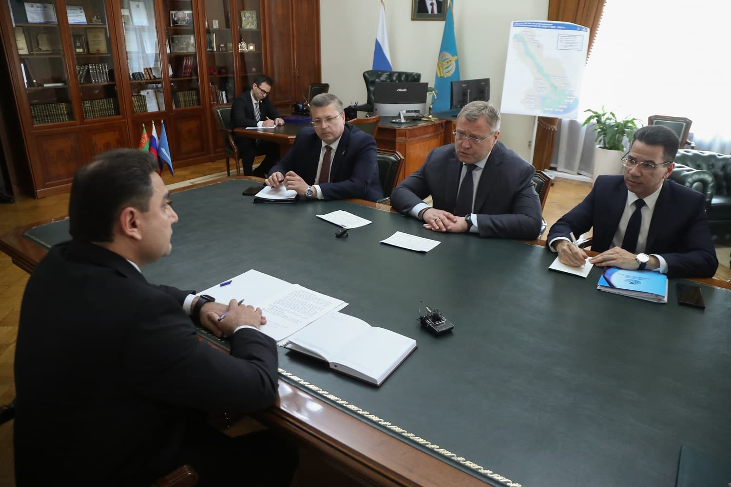 new-consul-turkmenistan-discussed-plans-cooperation-governor-astrakhan-region