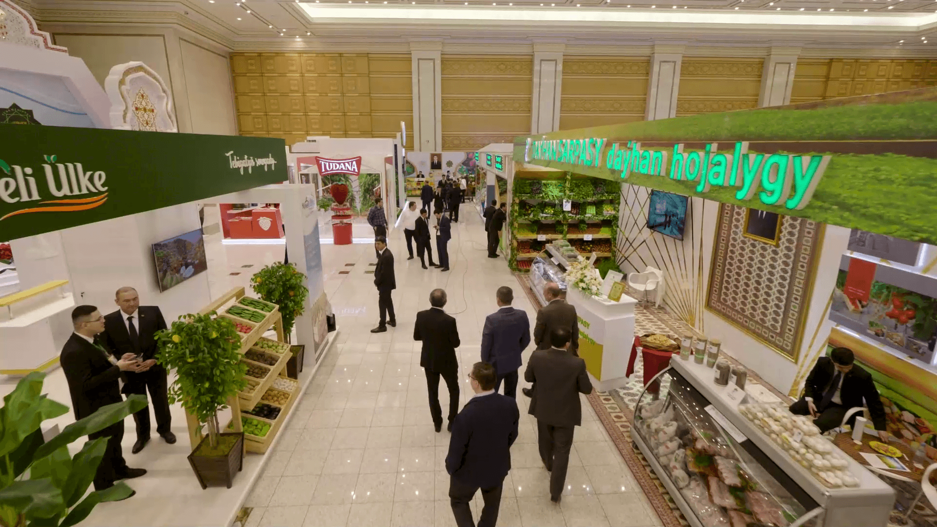 top-5-reasons-why-attending-exhibitions-crucial-product-and-service-promotion