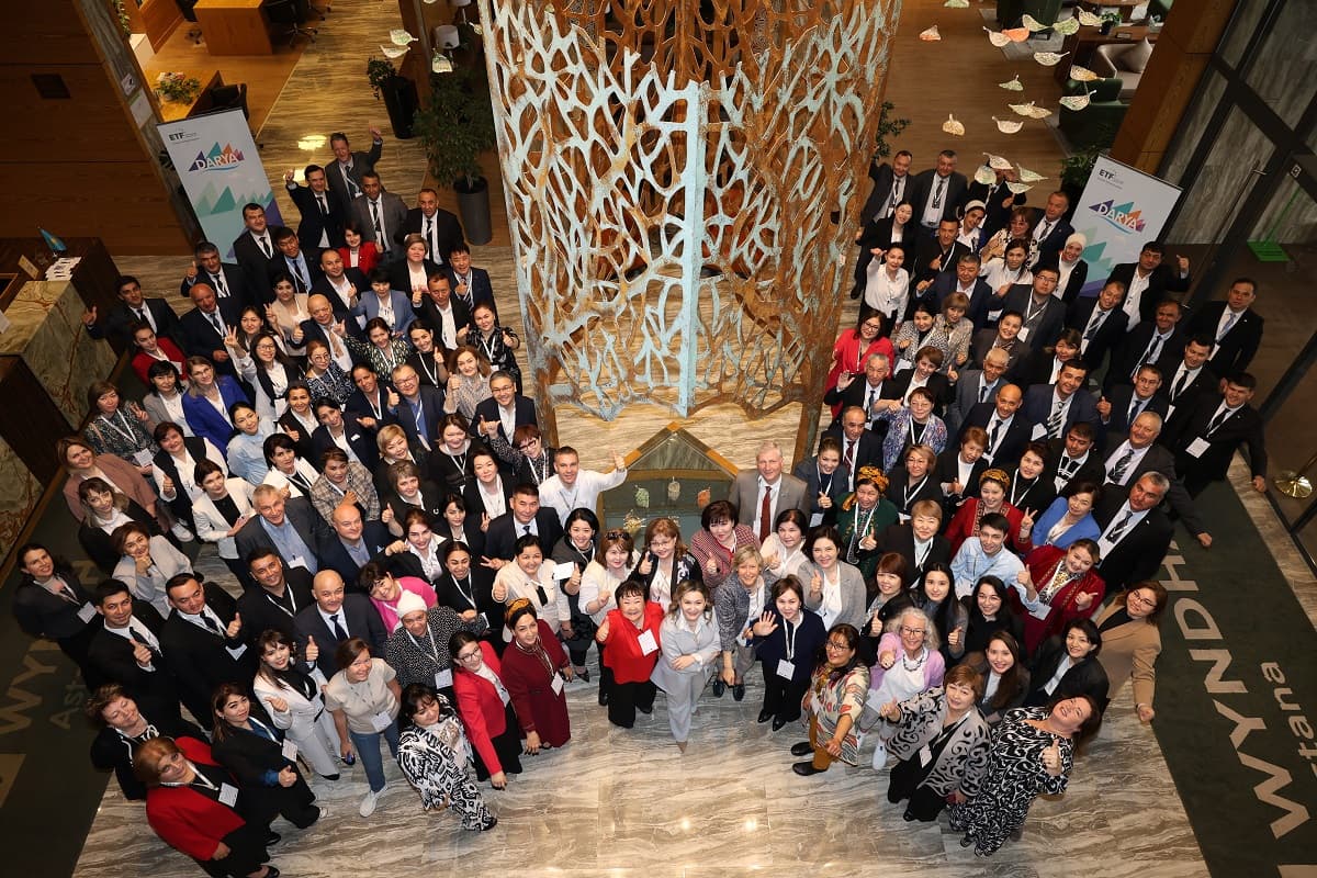 turkmenskie-prepodavateli-proshli-trening-es-po-osvoeniyu-innovacionnyh-metodov-obucheniya