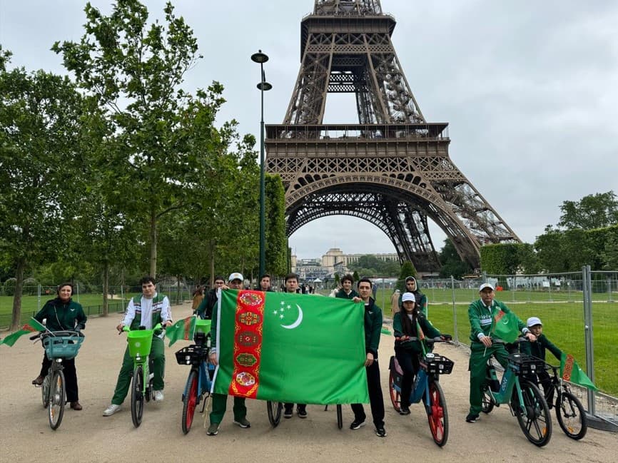 A bike ride in honor of World Bicycle Day was held in the French capital