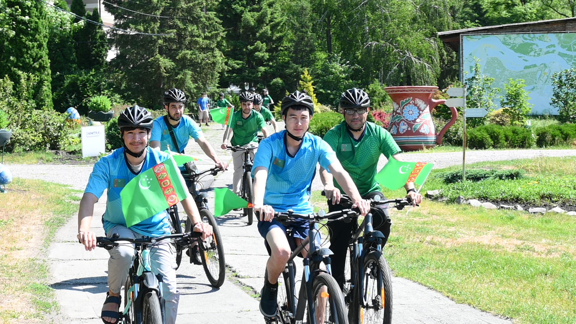 A student bike ride was held in Kyiv on the occasion of World Bicycle Day