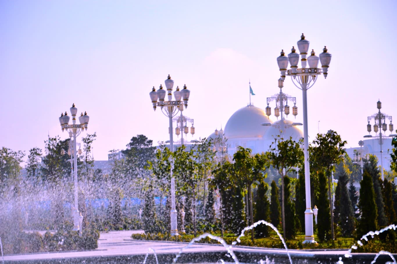 prezident-serdar-berdimuhamedow-gazagystanyn-taze-ilcisinden-ynanc-hatyny-kabul-etdi