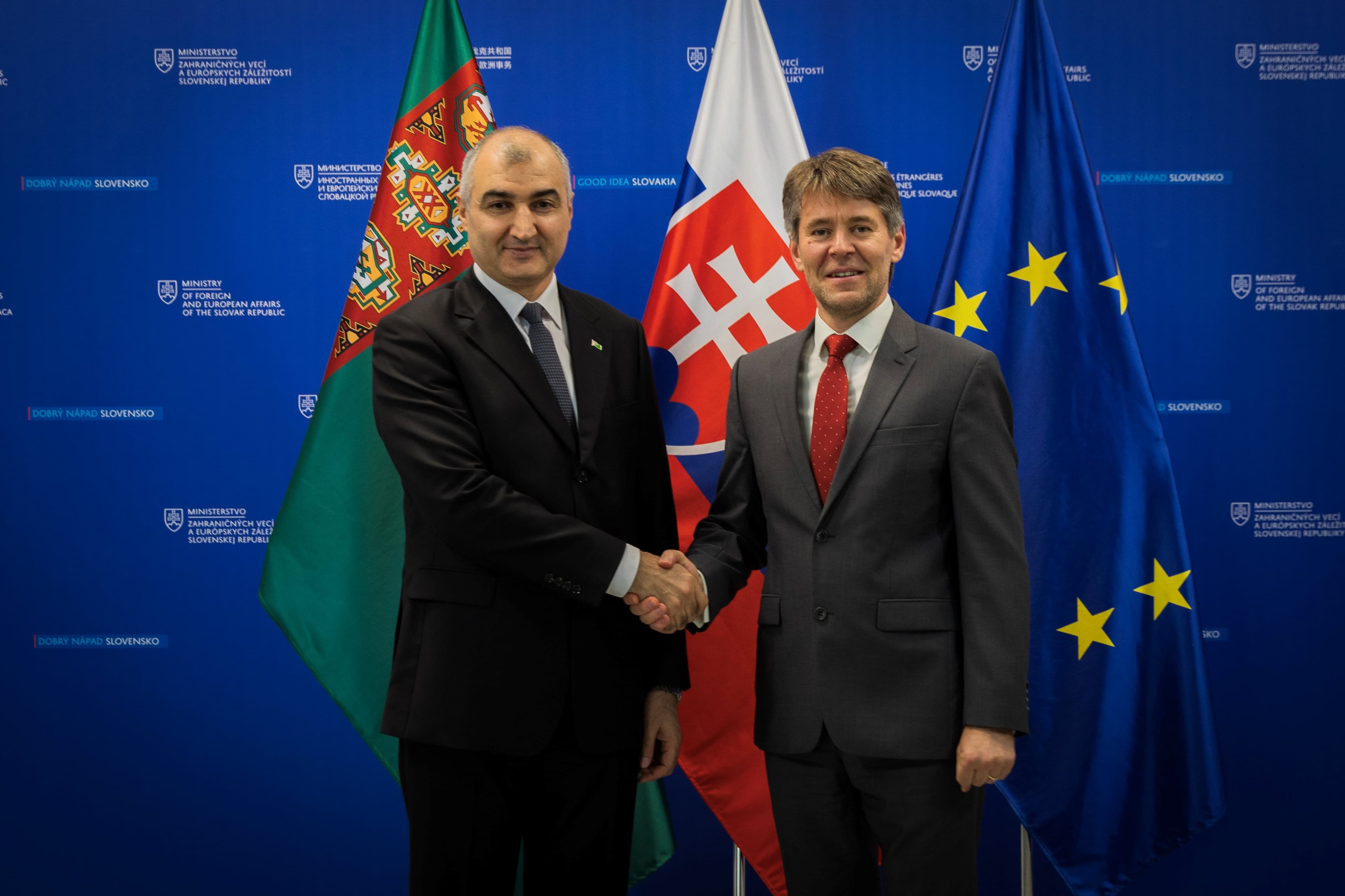 bratislawada-turkmen-slowak-hyzmatdaslygyny-osdurmek-boyunca-geplesikler-gecirildi