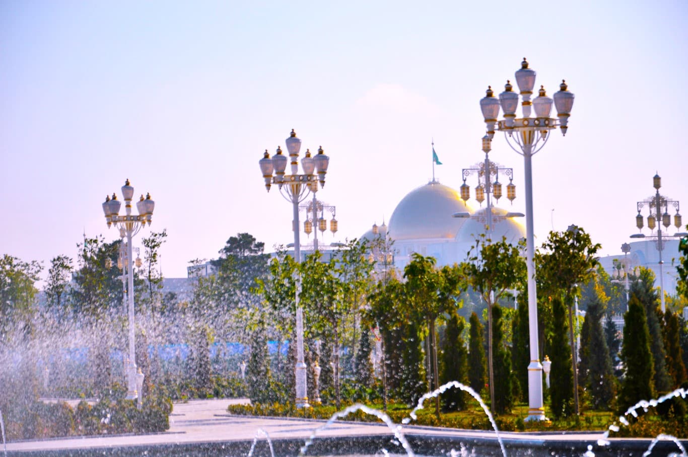 turkmenistanyn-prezidenti-pakistan-yslam-respublikasynyn-yolbascylaryny-garassyzlyk-guni-mynasybetli-gutlady