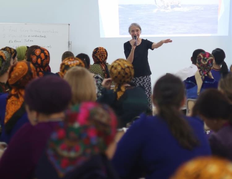 posolstvo-ssha-v-turkmenistane-provodit-dlya-prepodavatelej-anglijskogo-yazyka-seminary