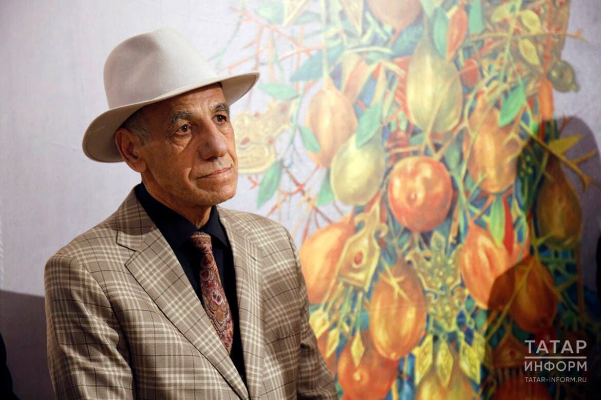 v-kazani-otkrylas-personalnaya-vystavka-turkmenskogo-hudozhnika-berdiguly-amansahatova