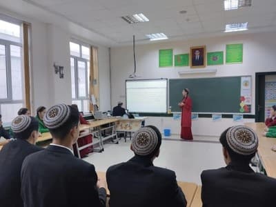 shkolniki-ashhabada-prisoedinilis-k-akcii-save-nature-save-world