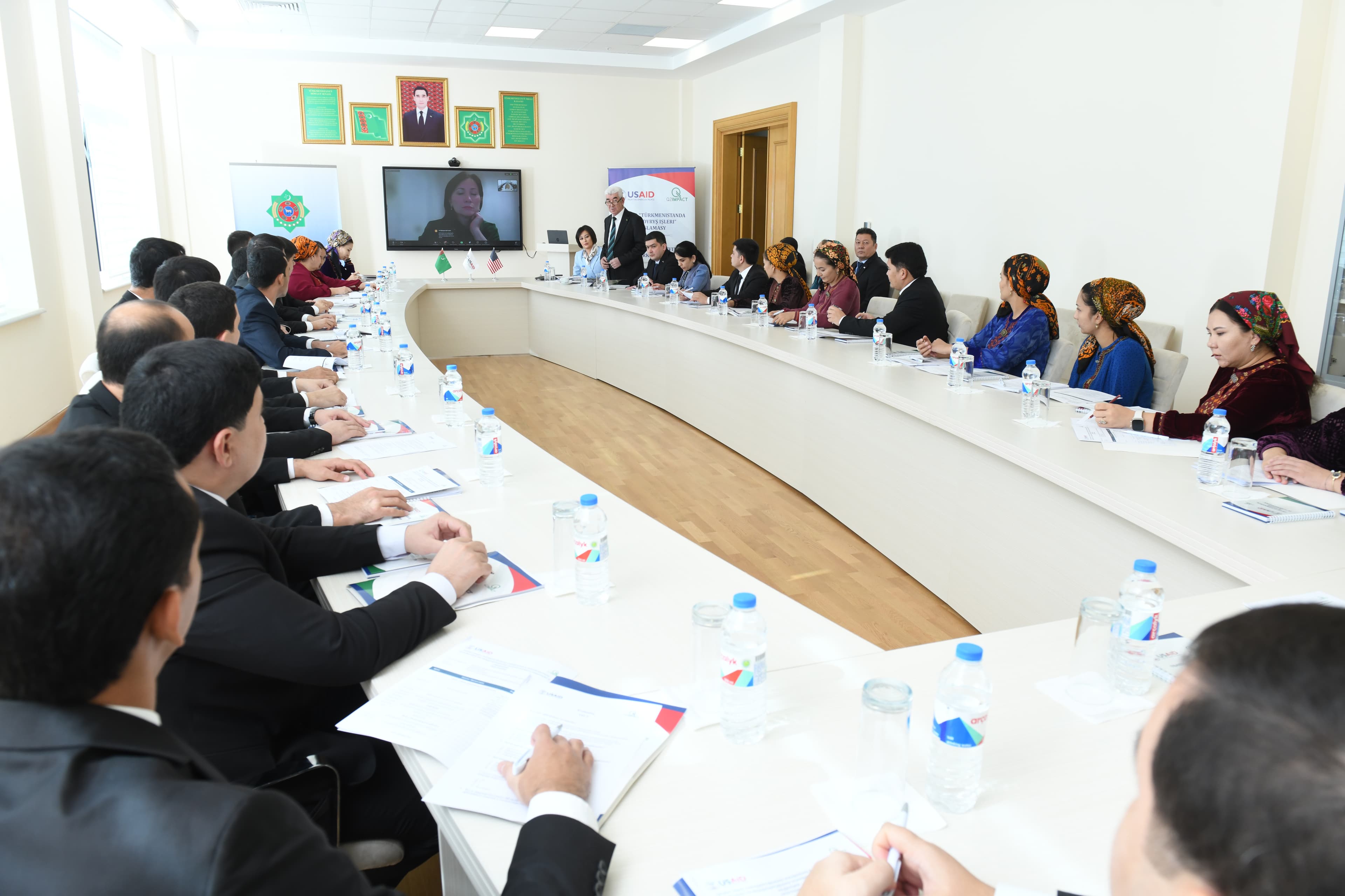 v-akademii-gosudarstvennoj-sluzhby-pri-prezidente-turkmenistana-proshel-onlajn-kurs-po-gosupravleniyu