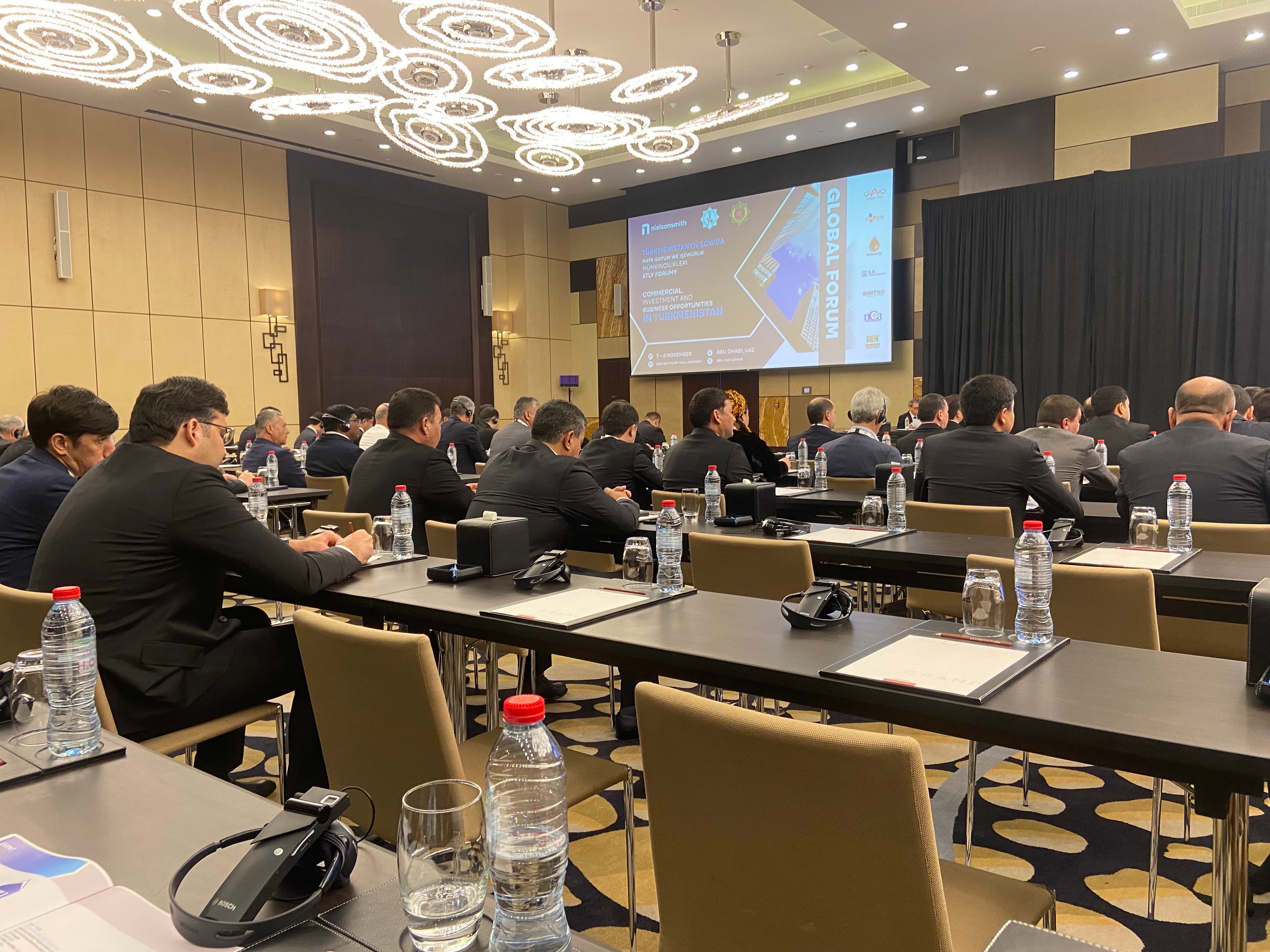 abu-dabide-forum-maya-goyum-mumkincilikleri-barada-maslahatlasmak-we-isewur-gatnasyklary-osdurmek-ucin-meydanca