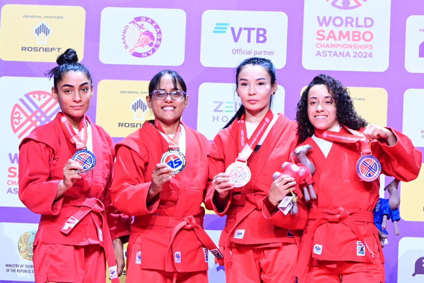 turkmenistan-zavoeval-6-medalej-po-itogam-chempionata-mira-po-sambo-v-astane