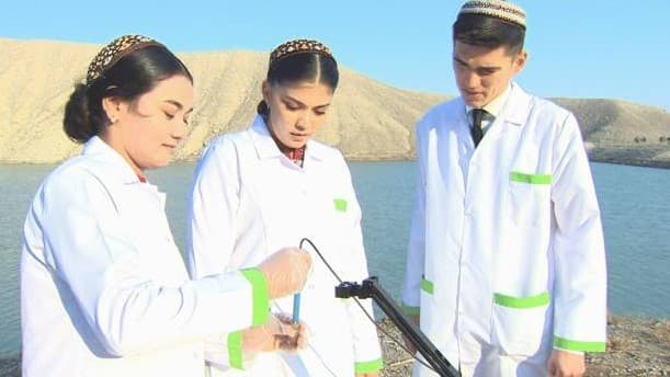 studenty-inzhenerno-tehnologicheskogo-universiteta-turkmenistana-imeni-oguz-hana-proshli-prakticheskie-zanyatiya-v-centralnom-kopetdage