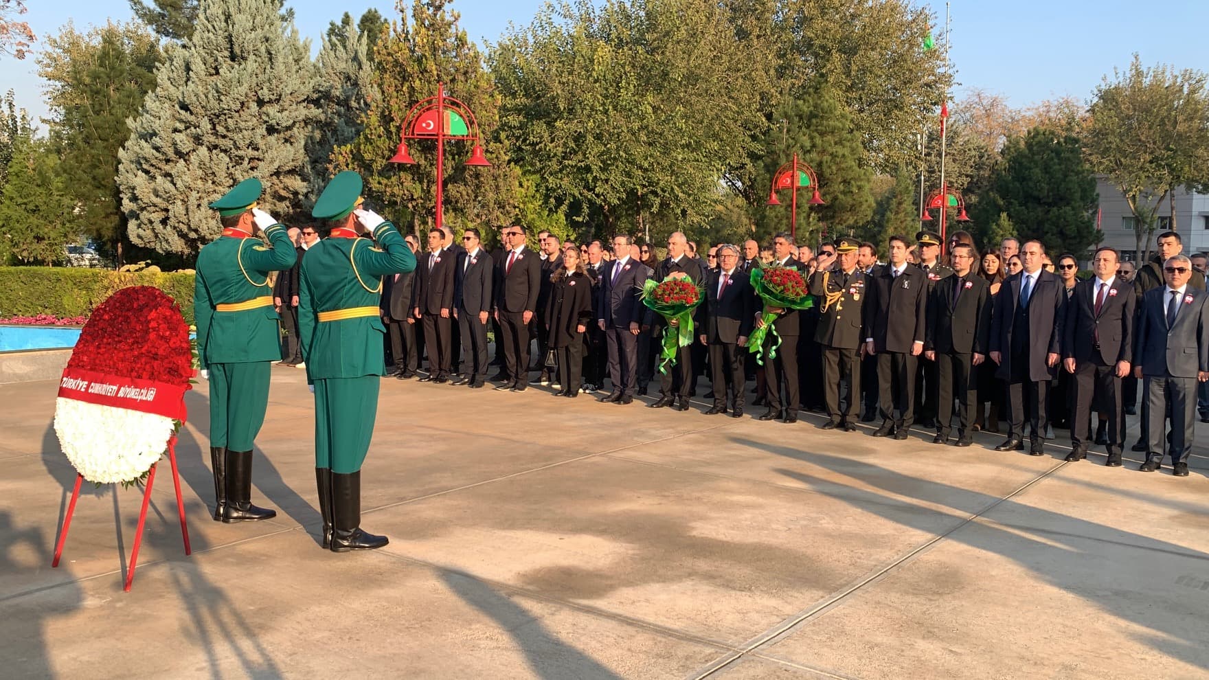 v-ashhabade-pochtili-pamyat-mustafy-kemalya-atatyurka