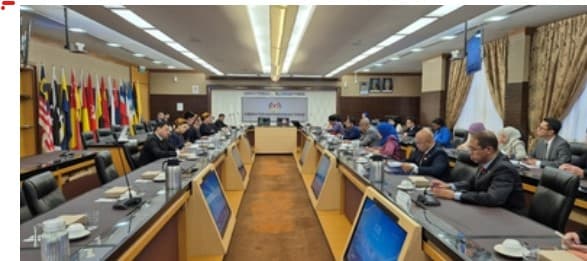 turkmenistanyn-prezidentinin-malayziya-resmi-saparynyn-caklerinde-bilim-ulgamy-boyunca-resminamalaryn-toplumyna-gol-cekildi