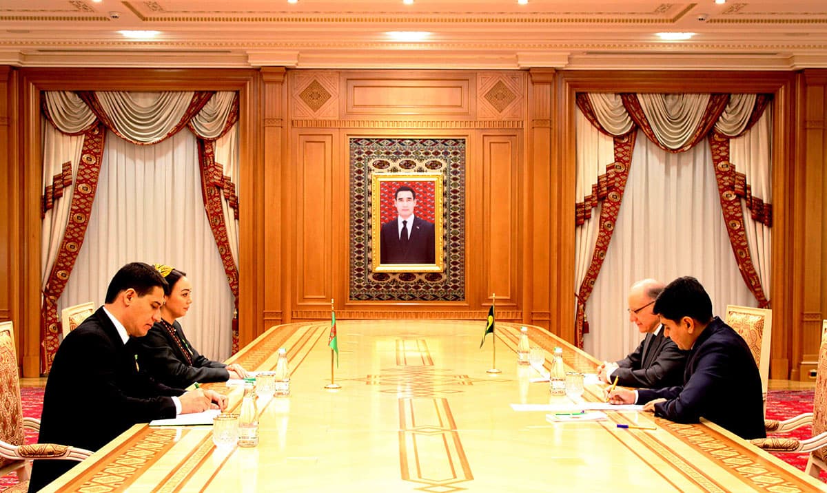 v-turkmenistane-akkreditovan-chrezvychajnyj-i-polnomochnyj-posol-federativnoj-respubliki-braziliya