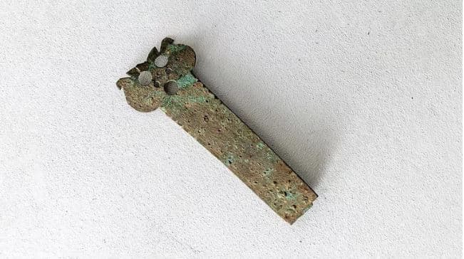 fragment-book-clasp-18th-19th-centuries-found-moscow