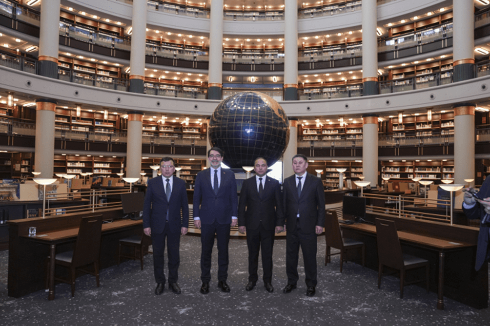 delegaciya-akademii-gossluzhby-pri-prezidente-turkmenistana-nahoditsya-s-vizitom-v-turcii