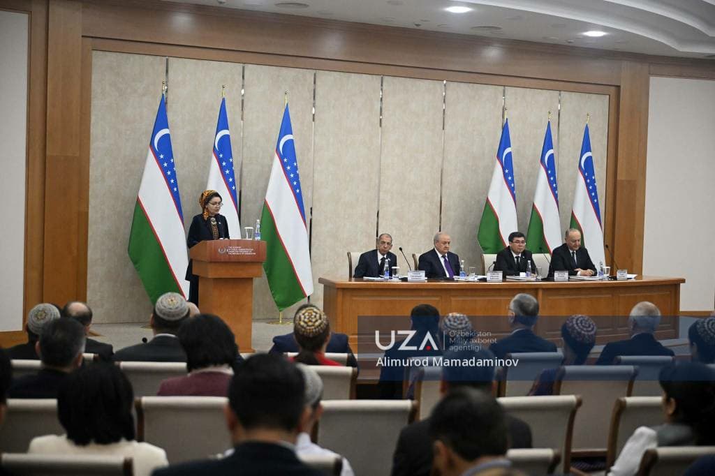 presentation-book-gurbanguly-berdimuhamedov-hakyda-gowheri-took-place-tashkent