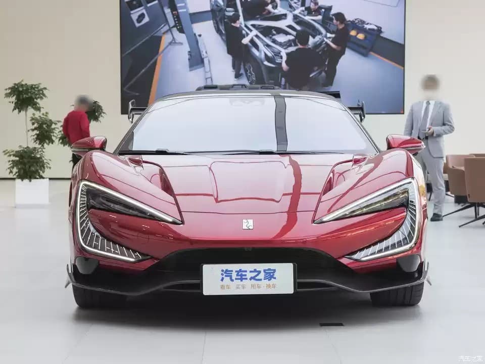 chinese-electric-hypercar-yangwang-u9-demonstrates-ability-jump-over-obstacles