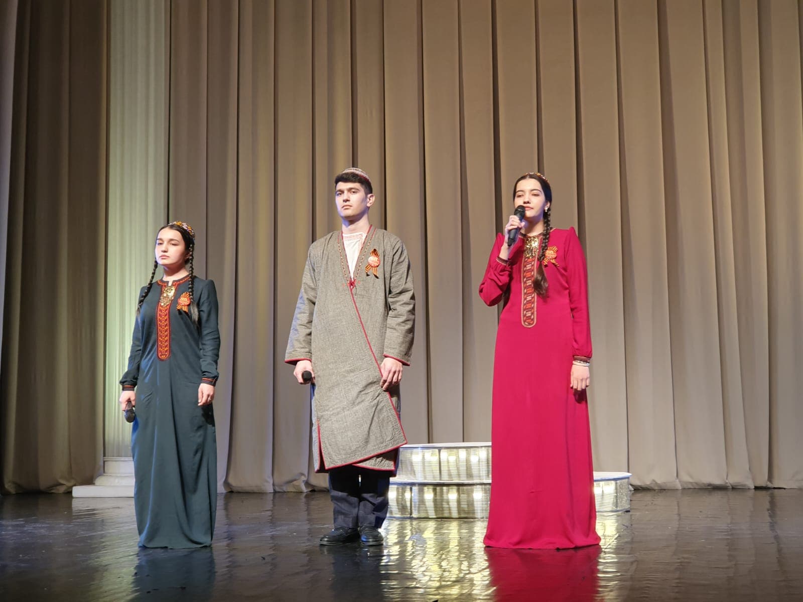 Türkmen talyplary Sankt-Peterburgda geçirilen şygyryýet bäsleşiginiň ýeňijileri boldy