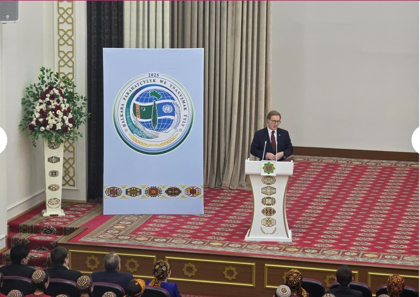 v-turkmenskom-nacionalnom-institute-mirovyh-yazykov-sostoyalas-torzhestvennaya-konferenciya-po-proektu-aellca
