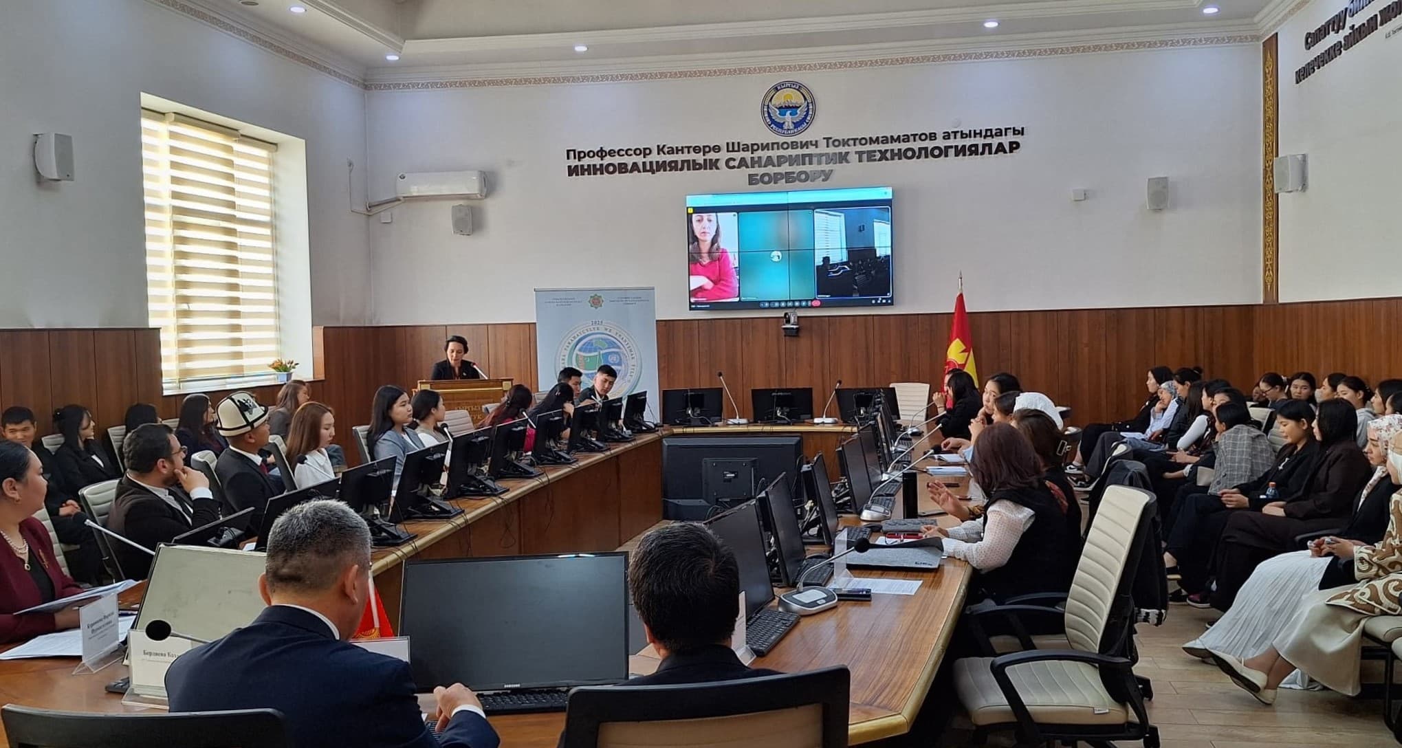 turkmenistanyn-gyrgyzystandaky-ilcihanasy-tegelek-stoly-gurady